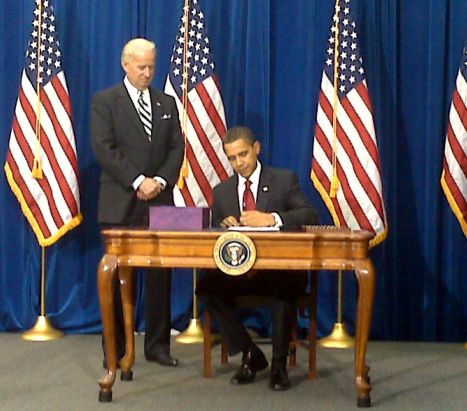 obama signing2