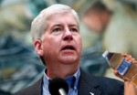 Michigan Gov. Snyder Bottling Flint River Water to Sell to Americans