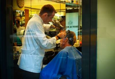 Barber Shop by Carlos Lorenzo