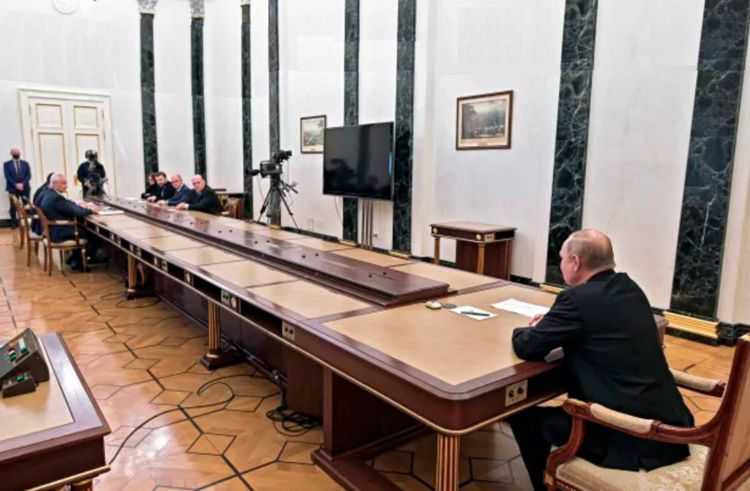 Putin long meeting table