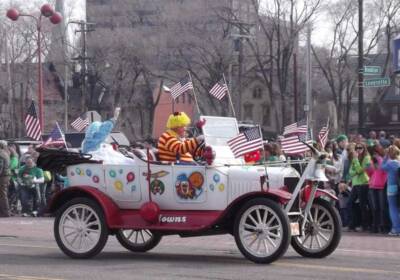 Trump indictment unsealed, clown car